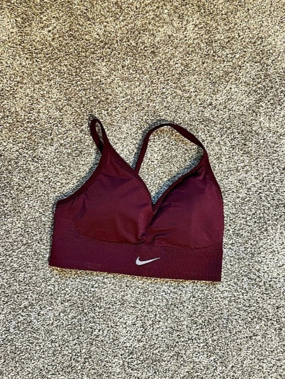 Nike Dri-FIT Sports Bra in Burgundy Size Small